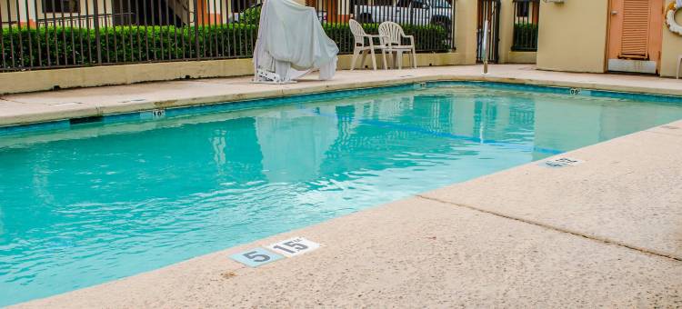 莫比尔西提尔曼角凯艺酒店(Quality Inn Mobile West Tillmans Corner)图片