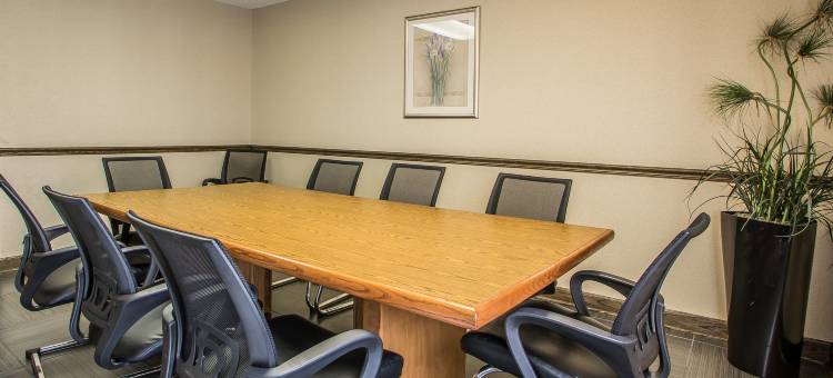 埃尔金I-90凯艺酒店(Quality Inn Elgin I-90)图片