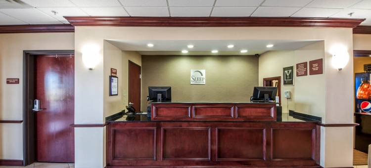 诺曼大学附近舒眠套房酒店(Sleep Inn & Suites Norman Near University)图片