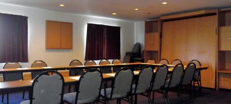 富尔顿美国房东套房酒店(Capital O Amerihost Inn and Suites Fulton Hwy 54 MO)图片