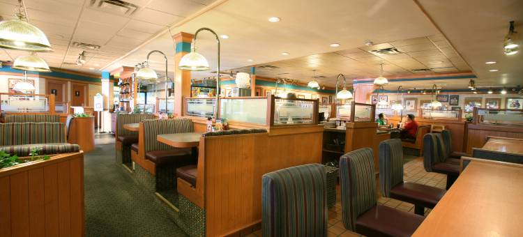 基洛纳桑德曼套房酒店(Sandman Hotel & Suites Kelowna)图片