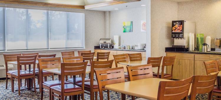 克林顿港品质酒店(Quality Inn)图片
