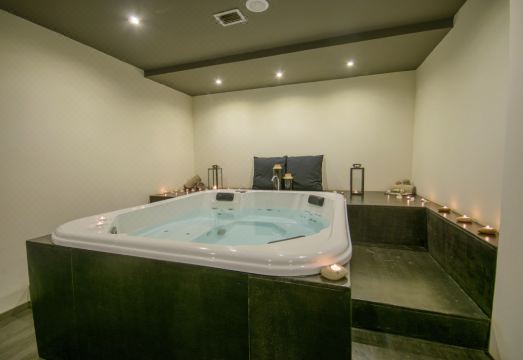 Oasis Salinas Sea Hotel Overview