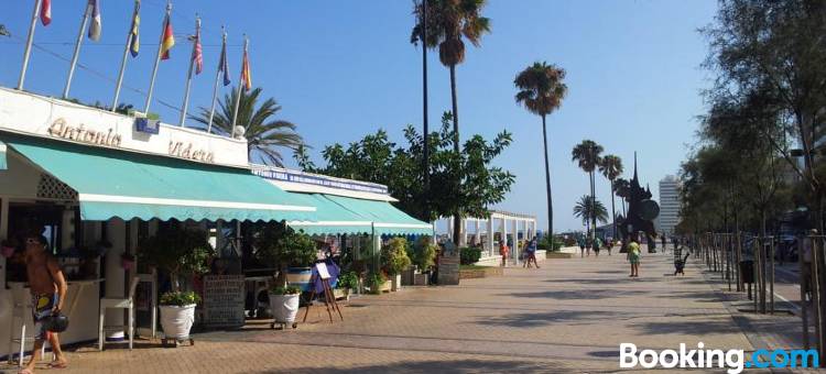 Frontbeach Apartment in Los Boliches图片