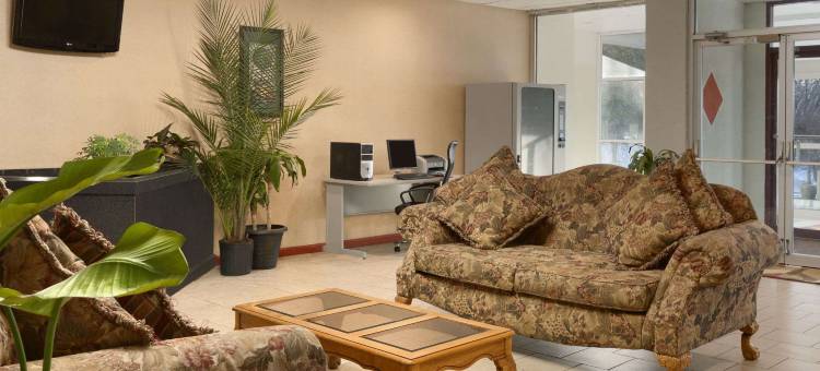 黑泽尔顿红地毯酒店(Red Carpet Inn & Suites)图片