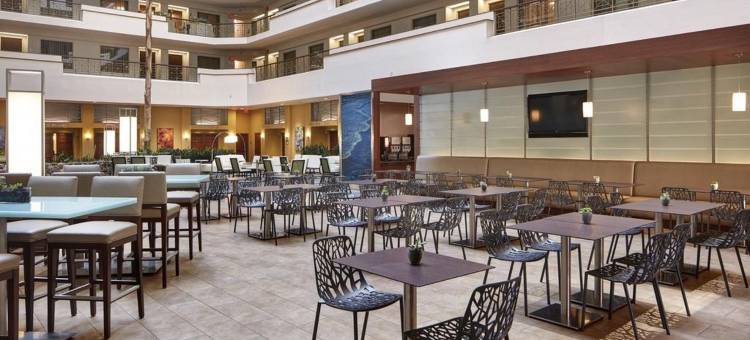 圣迭戈拉霍亚希尔顿安泊酒店(Embassy Suites by Hilton San Diego La Jolla)图片
