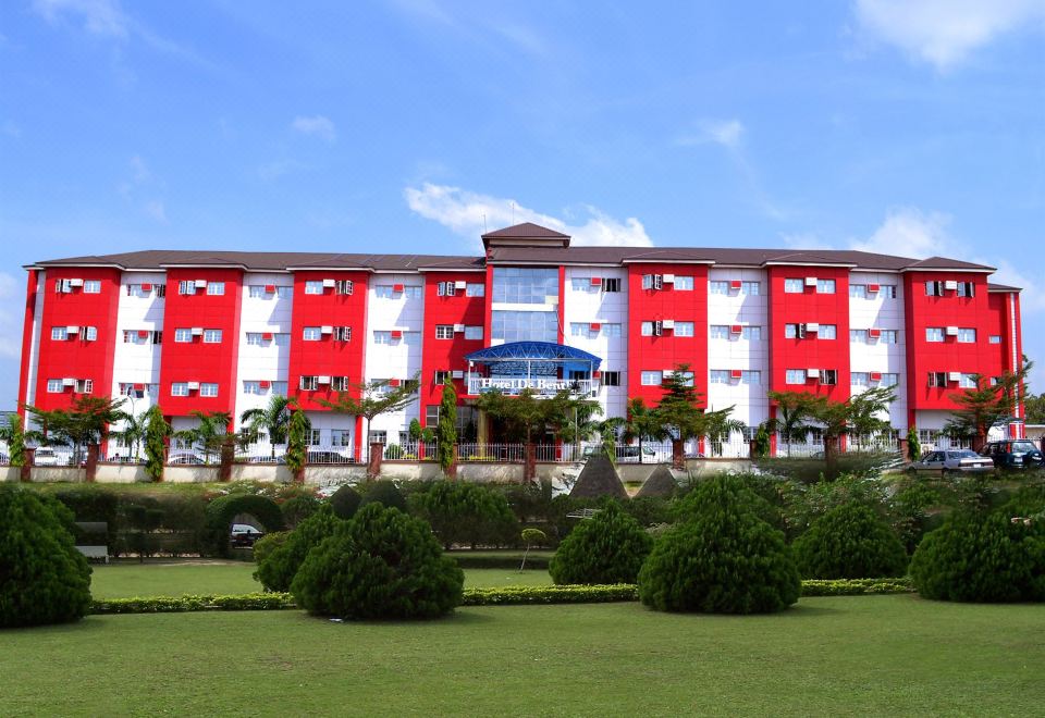 Hotel De Bently Hotel Overview