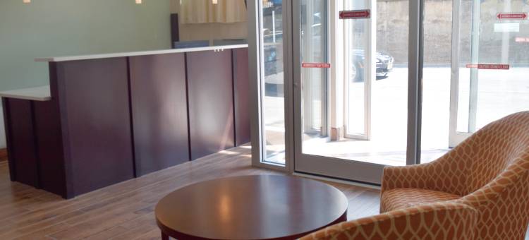 布鲁克林中心拉昆塔温德姆套房酒店(La Quinta Inn & Suites by Wyndham Brooklyn Central)图片