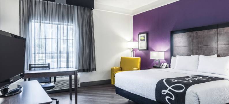 什里夫波特机场拉昆塔温德姆套房酒店(La Quinta Inn & Suites by Wyndham Shreveport Airport)图片