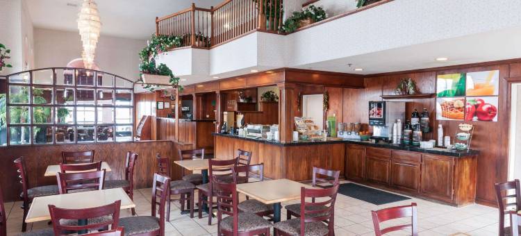 品质套房阿尔伯克基机场酒店(Quality Suites Albuquerque Airport)图片