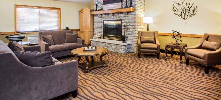 梅诺莫尼AmericInn酒店(AmericInn by Wyndham Menomonie)图片