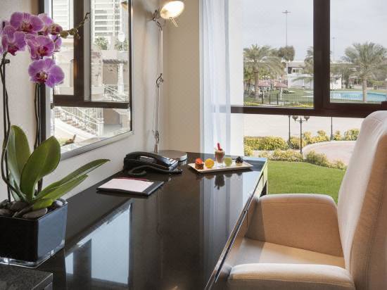 Crowne Plaza Bahrain Hotel Reviews And Room Rates Trip Com