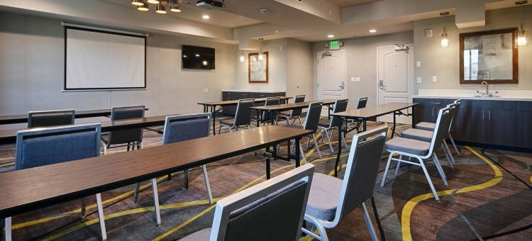 加迪纳贝斯特韦斯特优质套房酒店(Best Western Plus Gardena Inn  Suites)图片