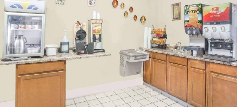 温德姆麦客达套房酒店(Microtel Inn & Suites by Wyndham Broken Bow)图片