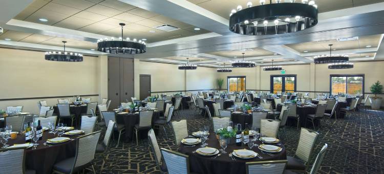 索诺马牛津套房酒店-罗纳特公园(Oxford Suites Sonoma - Rohnert Park)图片