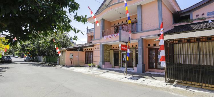 地铁英达百货公司附近瑞德多兹酒店(RedDoorz Near Metro Indah Mall)图片