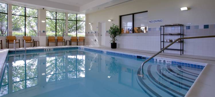 长岛/法明代尔共和国机场万怡酒店(Courtyard Republic Airport Long Island/Farmingdale)图片