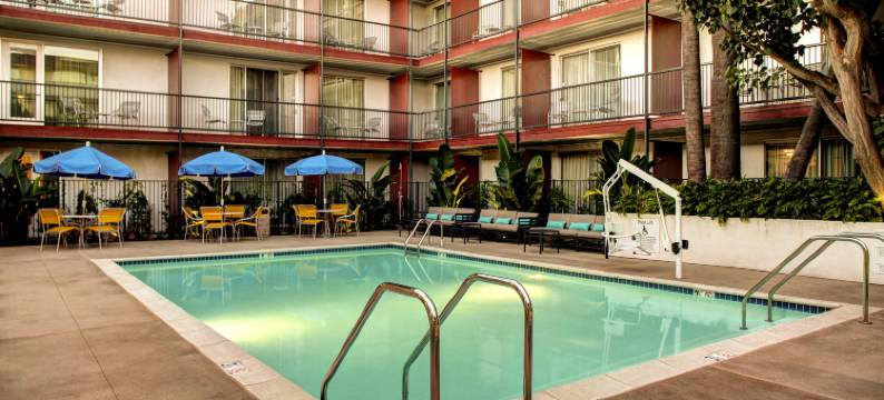 洛杉矶国际机场/埃尔塞贡多万枫酒店(Fairfield Inn & Suites by Marriott Los Angeles LAX/El Segundo)图片