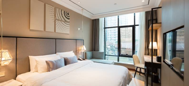 和颐至尊酒店(上海南京西路地铁站店)图片