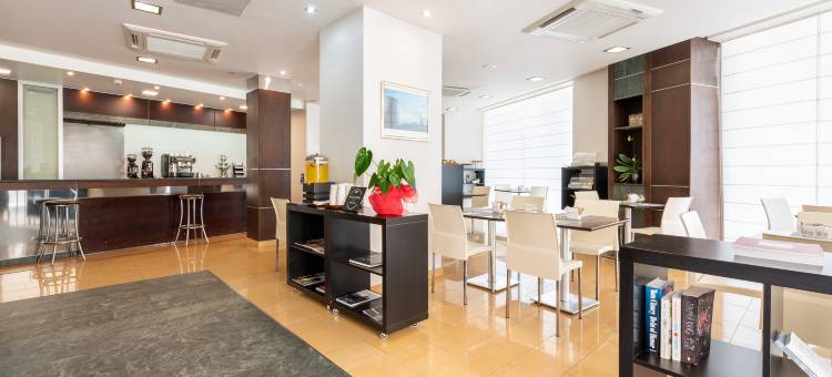 埃克普埃尔塔圣佩德罗酒店(Exe Puerta San Pedro)图片