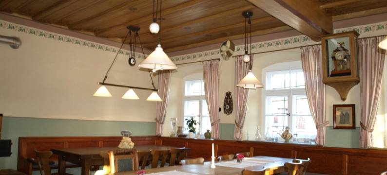 祖硅尔德勒瑞特巴尤瑞旅馆(BRAUEREIGASTHOF ZUM GUELDENEN RITTER)图片