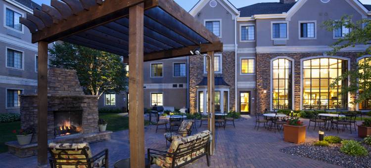 Staybridge Suites MPLS的枫树格罗夫/植树节湖 by IHG(Staybridge Suites Mpls-Maple Grove/Arbor Lakes)图片