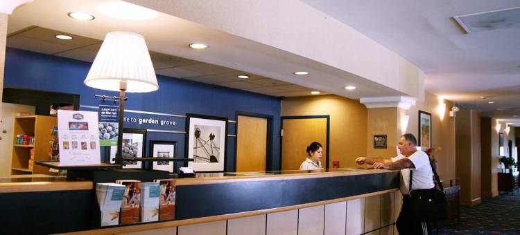 阿纳海姆加登格罗夫欢朋套房酒店(Hampton Inn & Suites Anaheim Garden Grove)图片