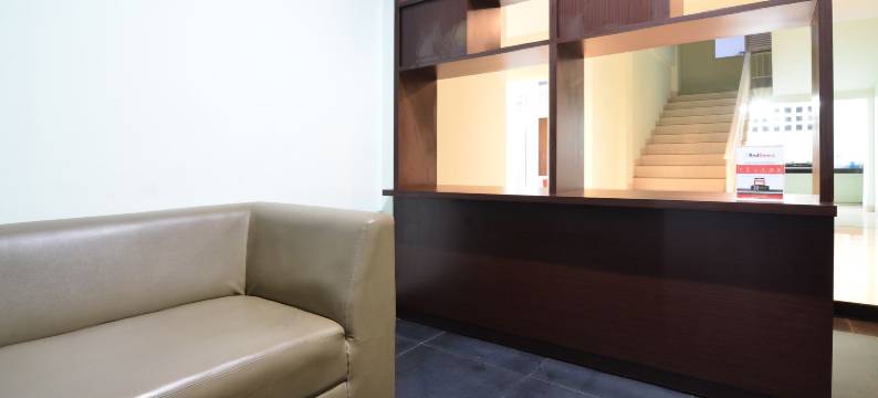 红多兹酒店-近梭罗市开拉顿博物馆(RedDoorz Near Museum Keraton Surakarta)图片