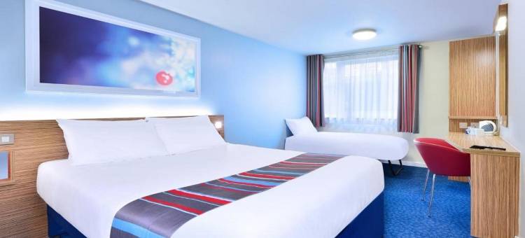 旅屋酒店-比斯特切尔威尔谷M40(Travelodge Bicester Cherwell Valley M40)图片