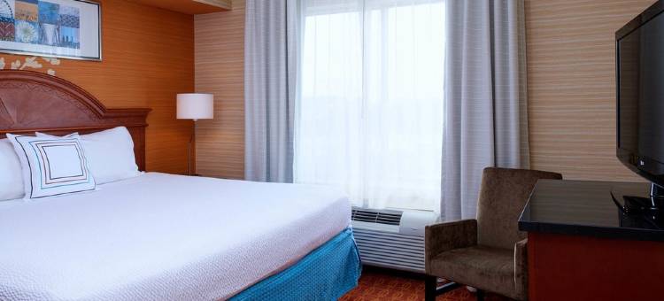 底特律法明顿山万枫酒店(Fairfield Inn & Suites Detroit Farmington Hills)图片