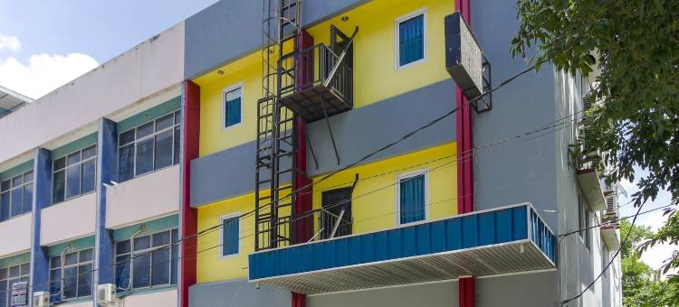 RedDoorz Near Living Plaza Palembang图片