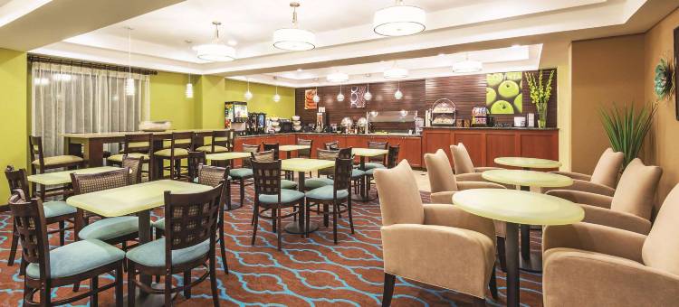 博伊西镇广场拉昆塔温德姆套房酒店(La Quinta Inn & Suites by Wyndham Boise Towne Square)图片