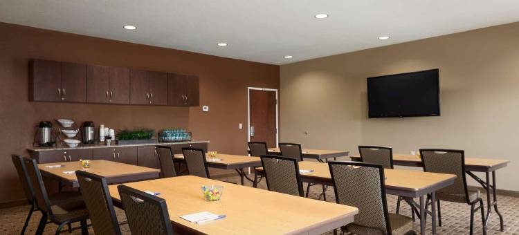 圣克莱尔维尔麦客达套房酒店(Microtel Inn & Suites by Wyndham St Clairsville/Wheeling)图片