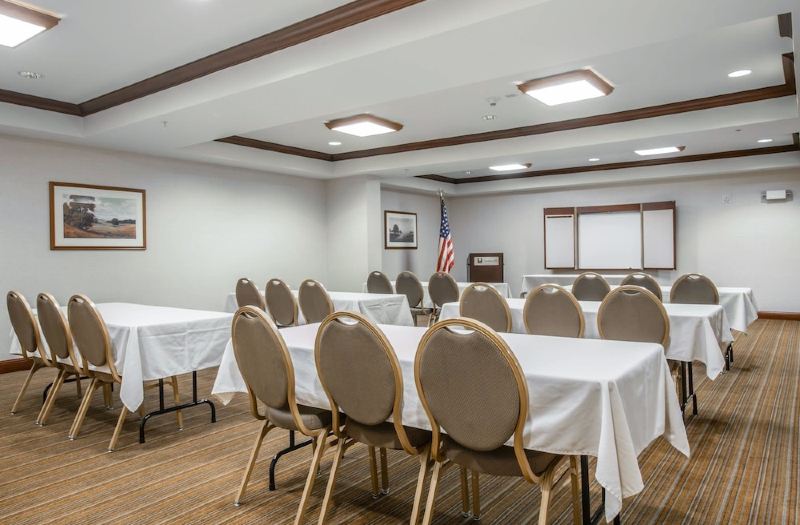 Comfort Inn Suites Goshen Middletown Hotel Reviews And Room