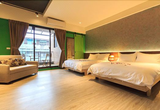 Book 5 Hotel Overview