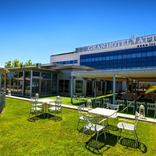 拉斯·罗萨斯·德·马德里Las Rozas Village攻