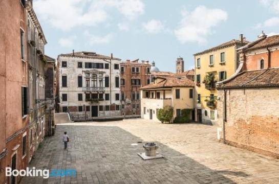 Ca' Del Monastero 3 Collection Apartment for 4 Guests with Lift