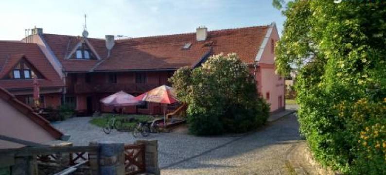 Bezměrovský dvůr Kroměříž图片