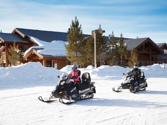 Headwaters Lodge Cabins At Flagg Ranch Hotel Reviews And Room Rates