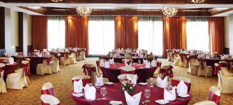 孟买珠瑚海滩诺富特酒店(Novotel Mumbai Juhu Beach)图片