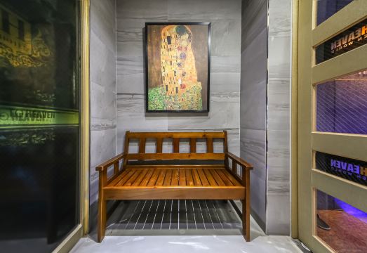 Hotel to Heaven Hotel Overview