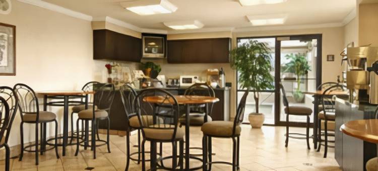 乔普林伊克诺套房旅馆(Econo Lodge Inn & Suites Joplin)图片