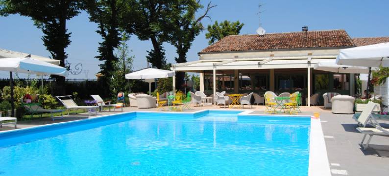 拉文纳龙库齐里莱斯别墅(Relais Villa Roncuzzi)图片