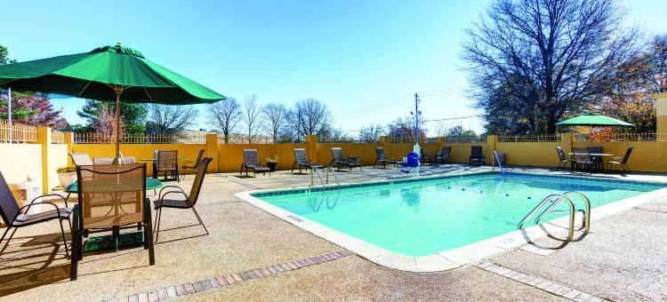 亚特兰大机场南拉昆塔温德姆套房酒店(La Quinta Inn & Suites by Wyndham Atlanta Airport South)图片