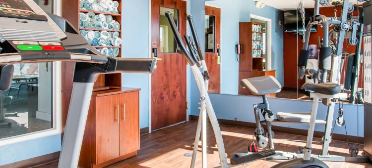 芬德利I-75舒适套房靠近体育综合体(Comfort Suites Findlay I-75 Near Sports Complex)图片