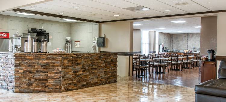 克拉丽奥酒店及套房-机场(Clarion Inn and Suites Airport)图片