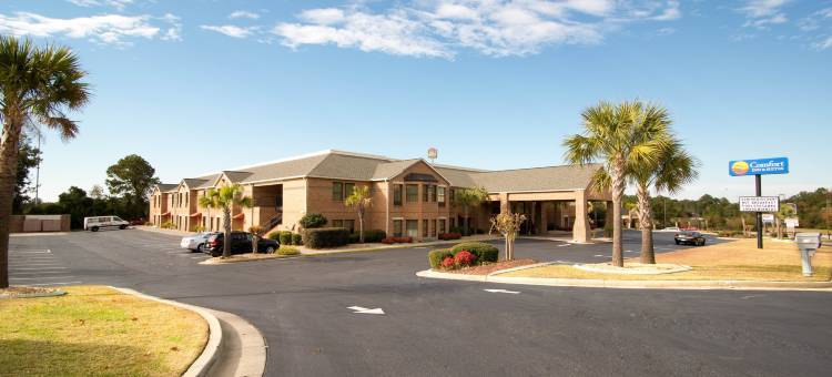 佩里国家博览会场区舒适套房酒店(Comfort Inn & Suites Perry National Fairgrounds Area)图片