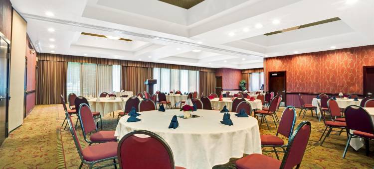 图克维拉南部中心华美达酒店(Ramada by Wyndham Tukwila Southcenter)图片