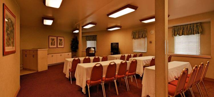 哥斯大米萨纽波特海滩温德姆华美达酒店(Ramada by Wyndham Costa Mesa/Newport Beach)图片