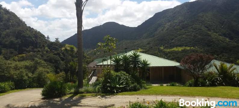 白马拉马瀑布小屋(Waiotemarama Falls Lodge)图片